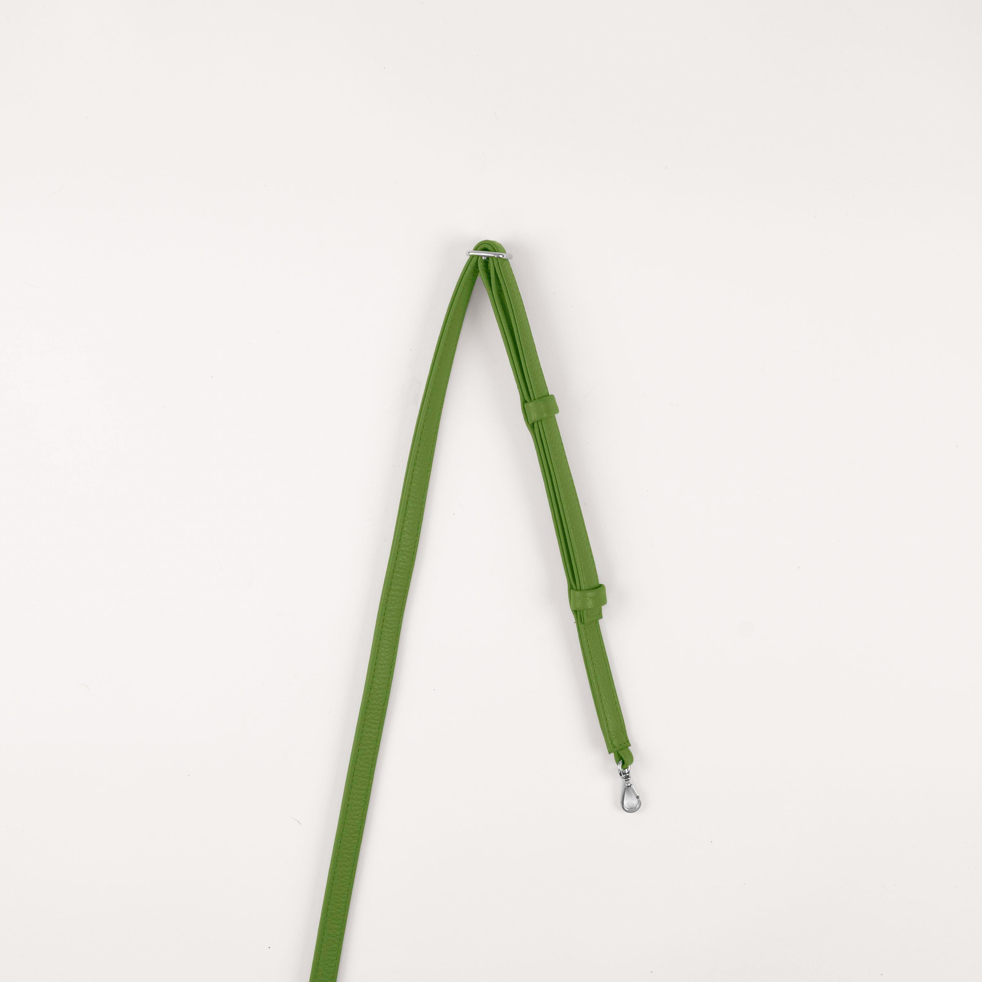Adjustable shoulder strap
