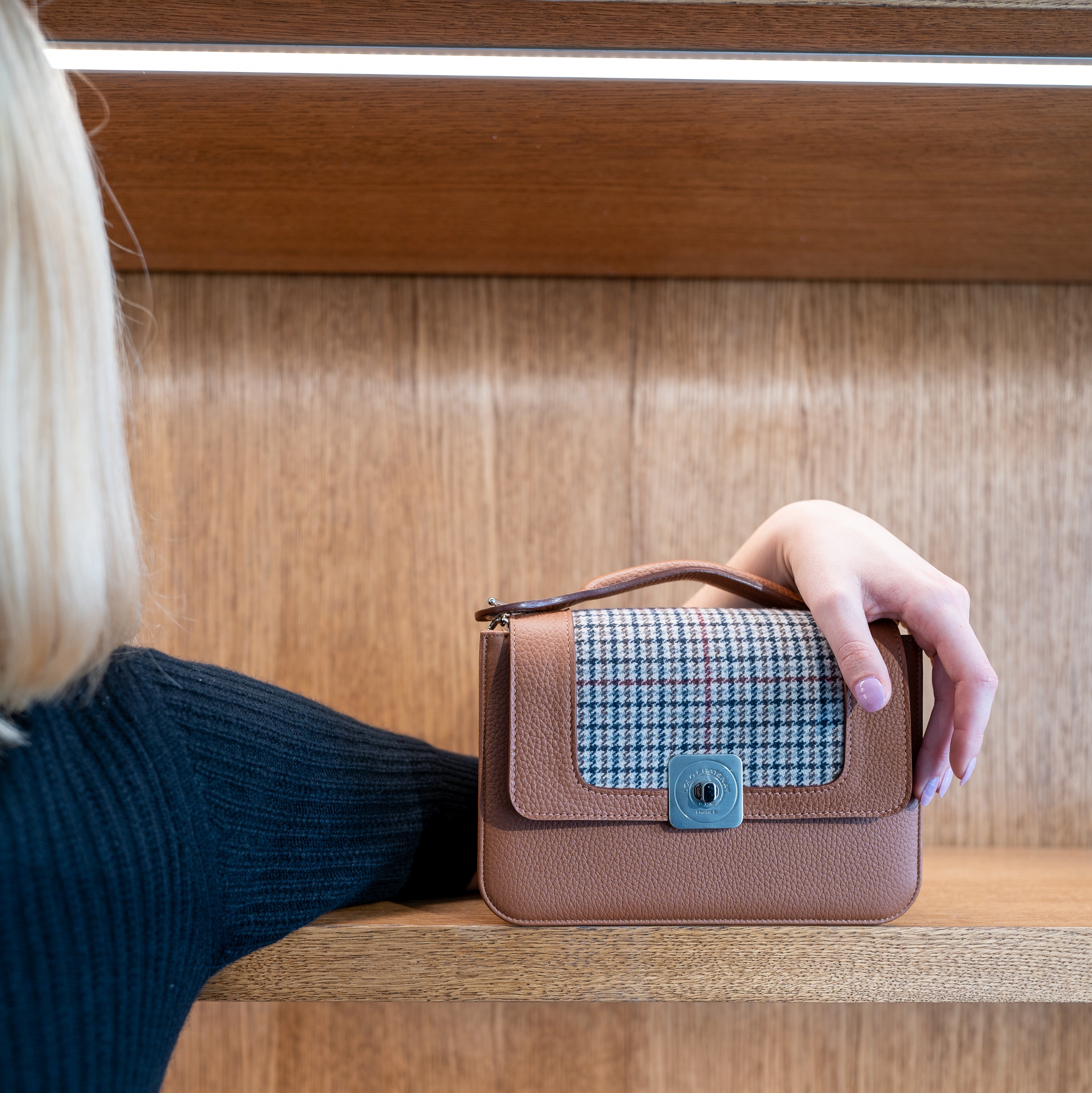 Middle bag - Removable flap, handle and shoulder strap