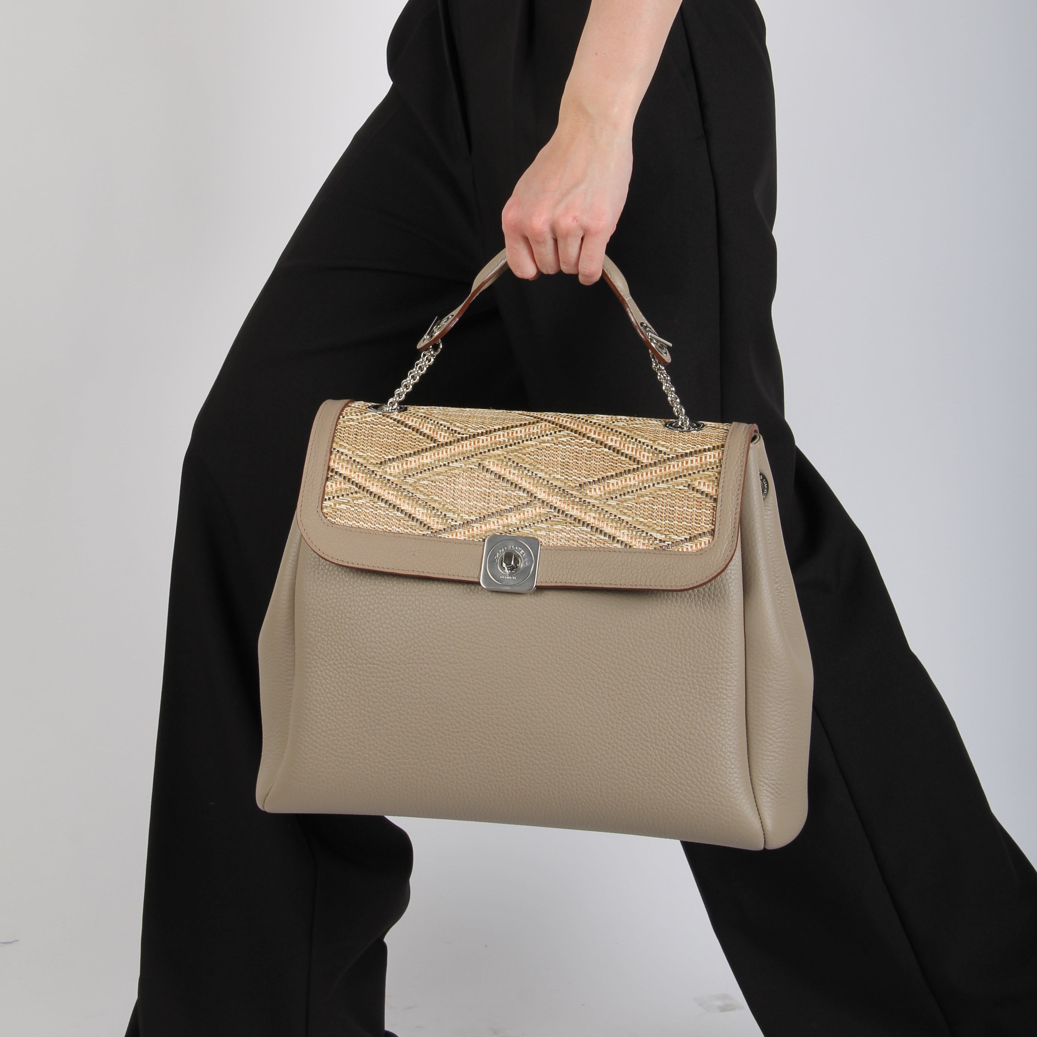Small bag - Removable flap and shoulder handle