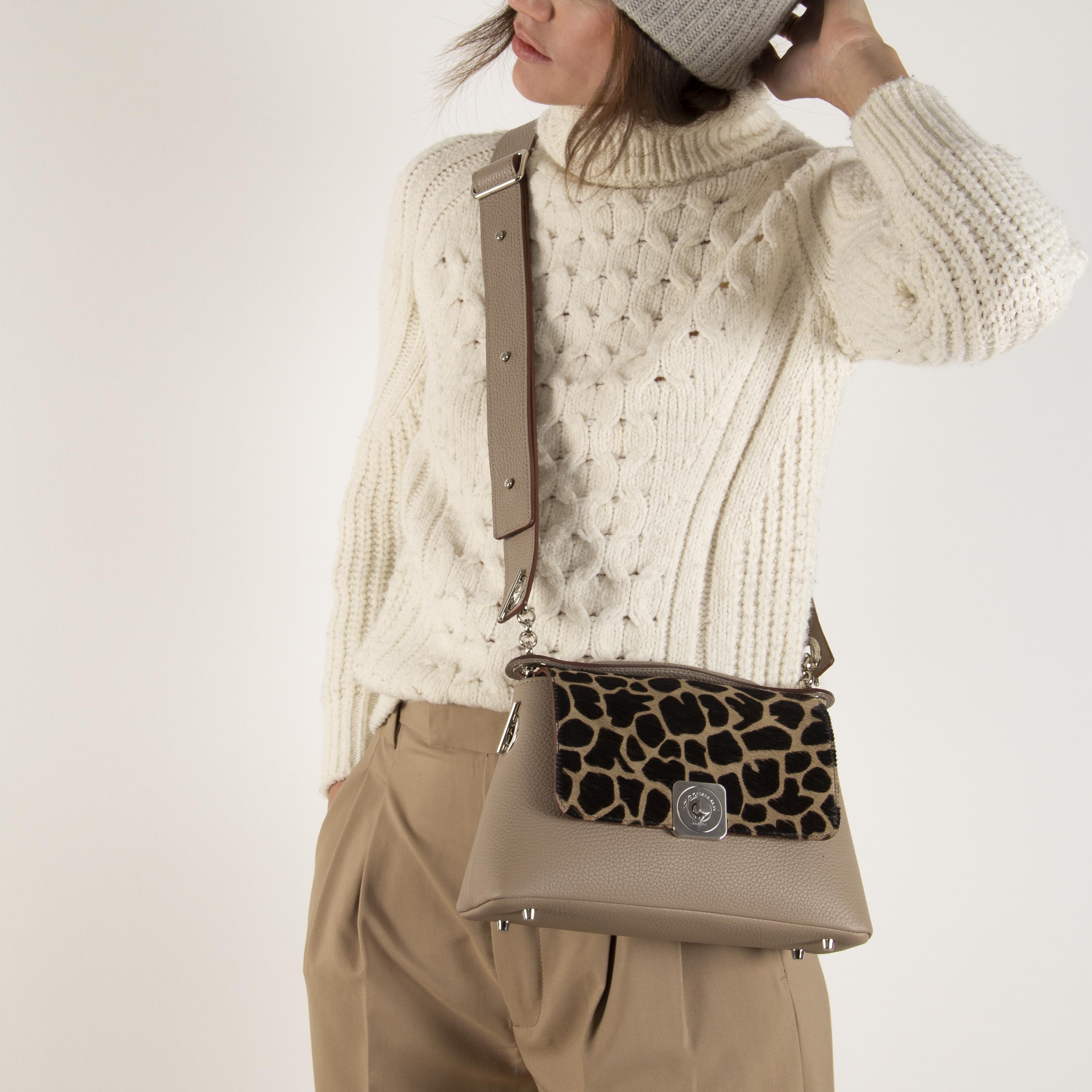 Sac MEDIUM - Rabat Gus Fourrure, Poignée Main et Bandoulière Réglable