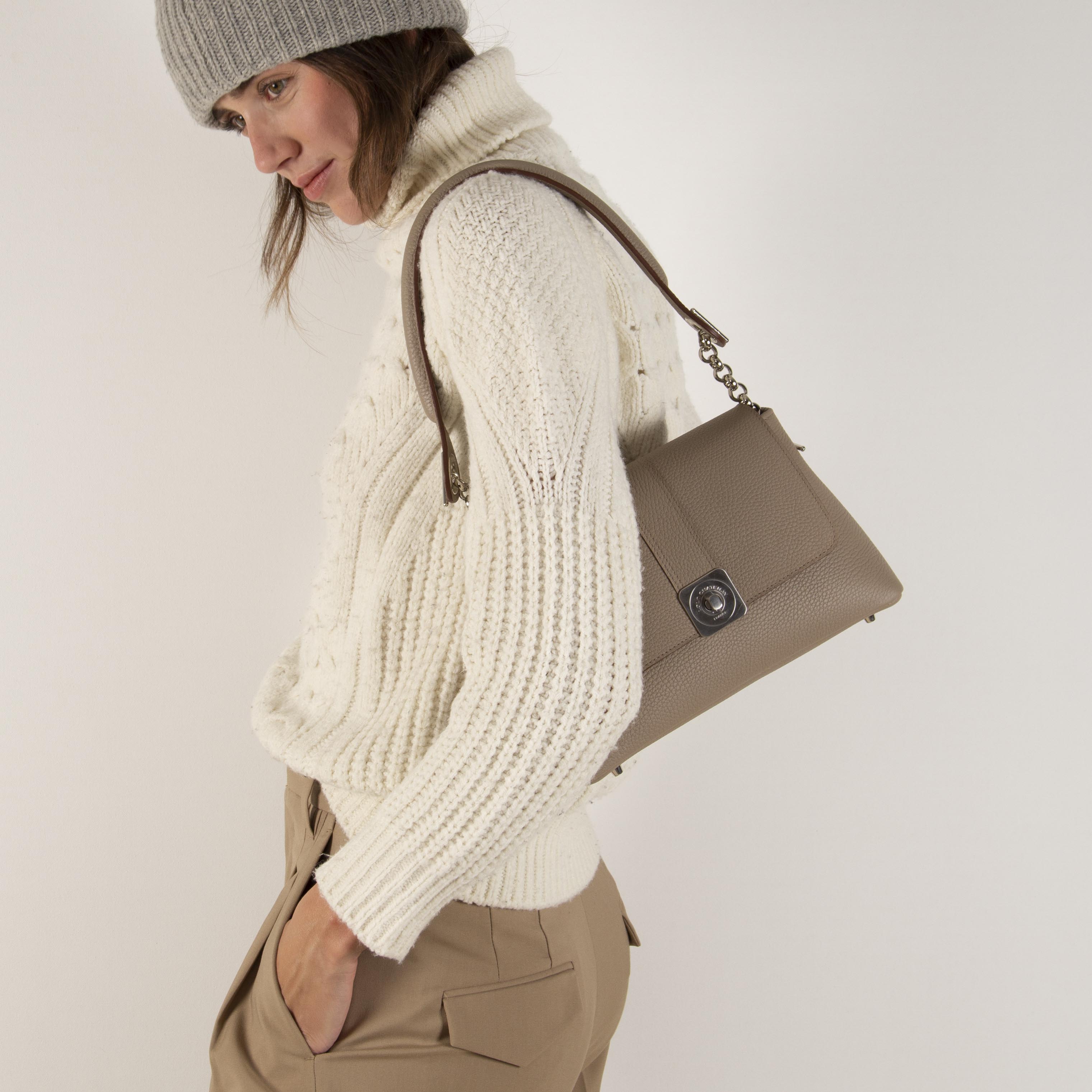 Sac MEDIUM - Rabat GUS Fourrure et Poignée Épaule