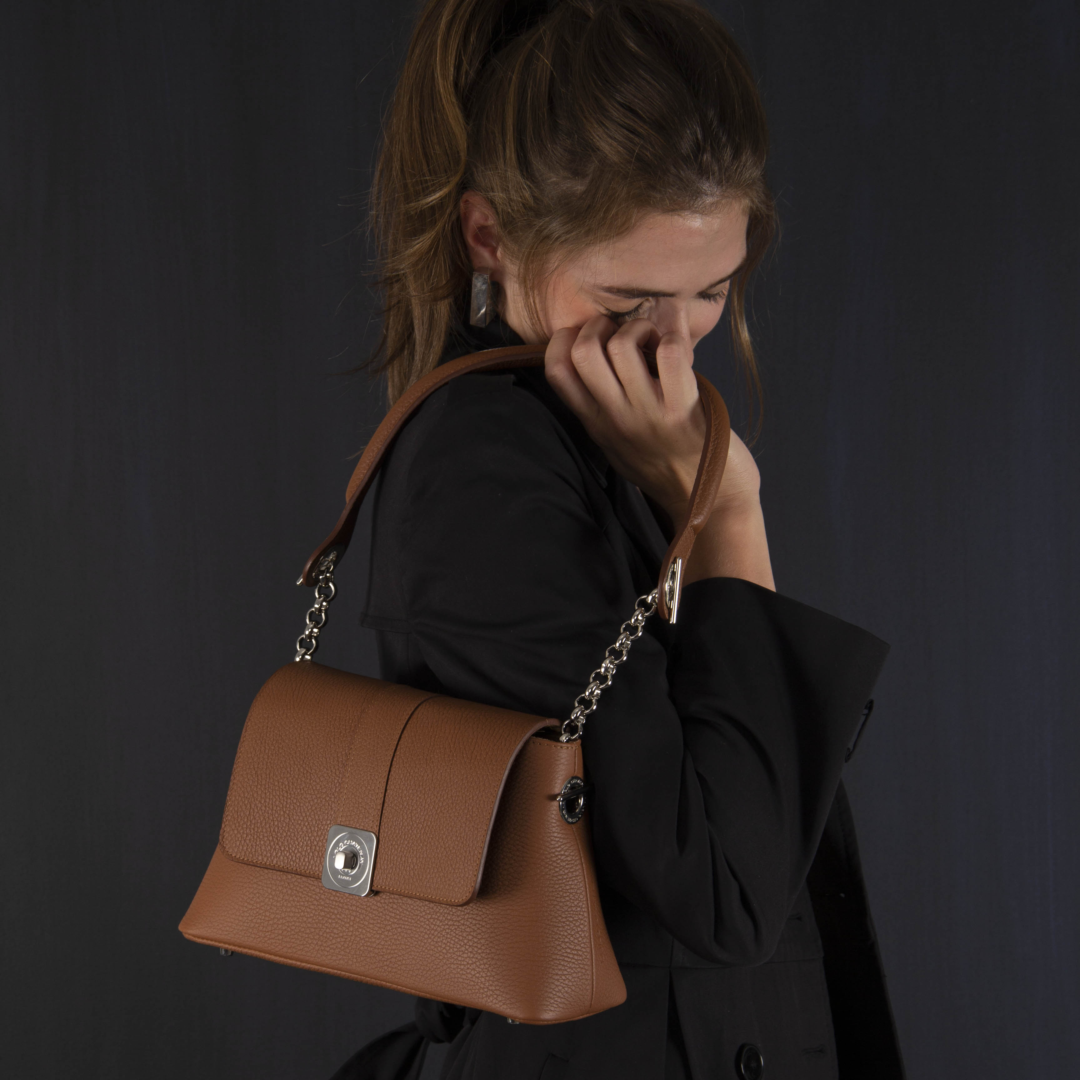 Sac MEDIUM - Rabat GUS Vernis et Poignée Epaule