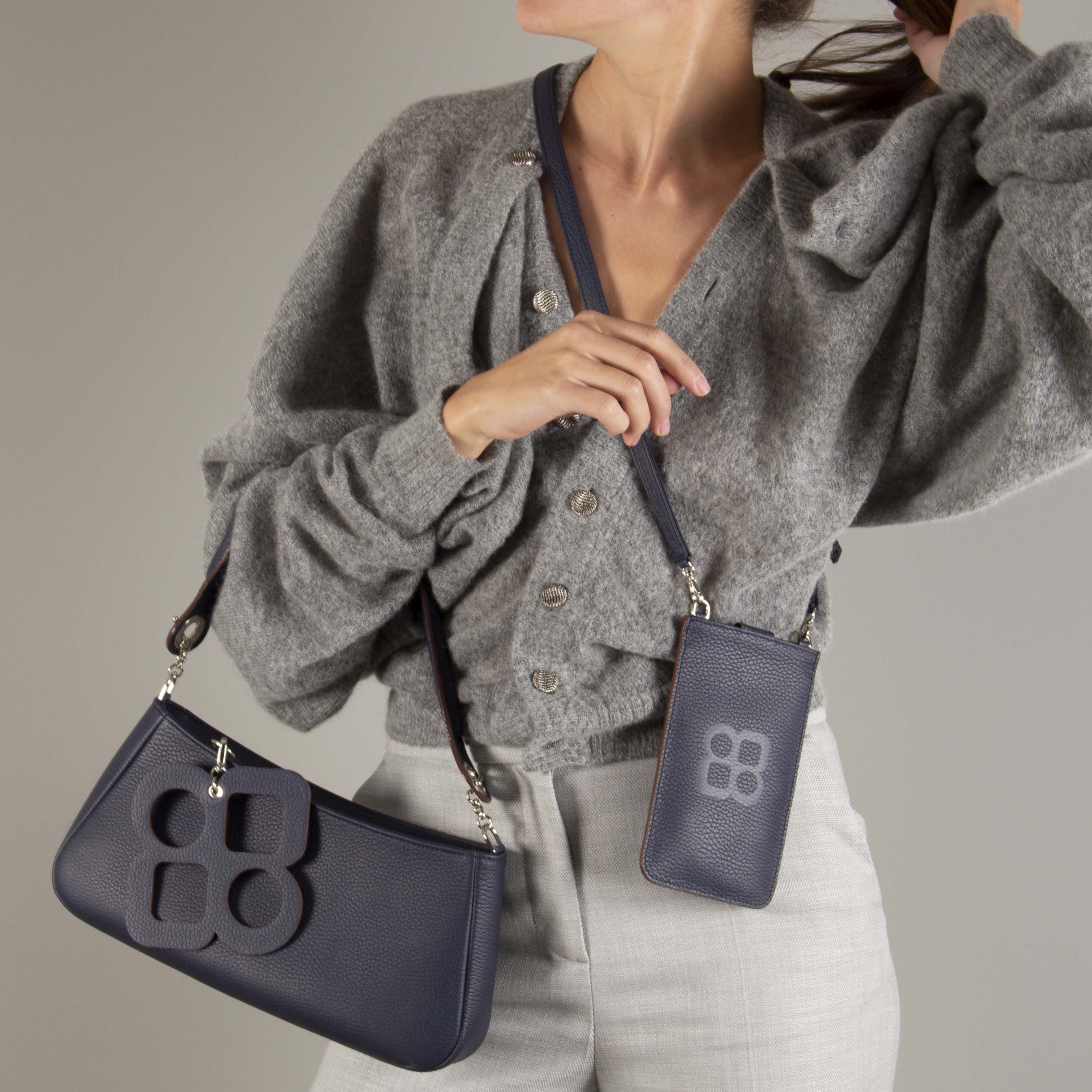 Adjustable shoulder strap