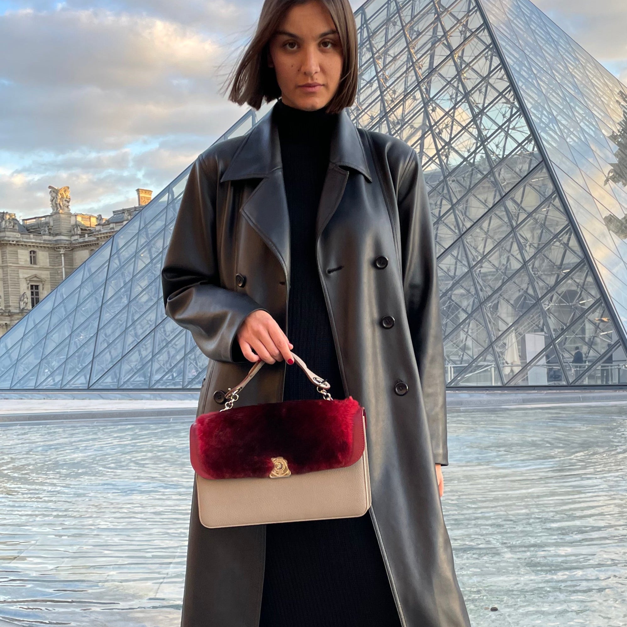 Middle Bag - Desiree Flap and Hand Handle