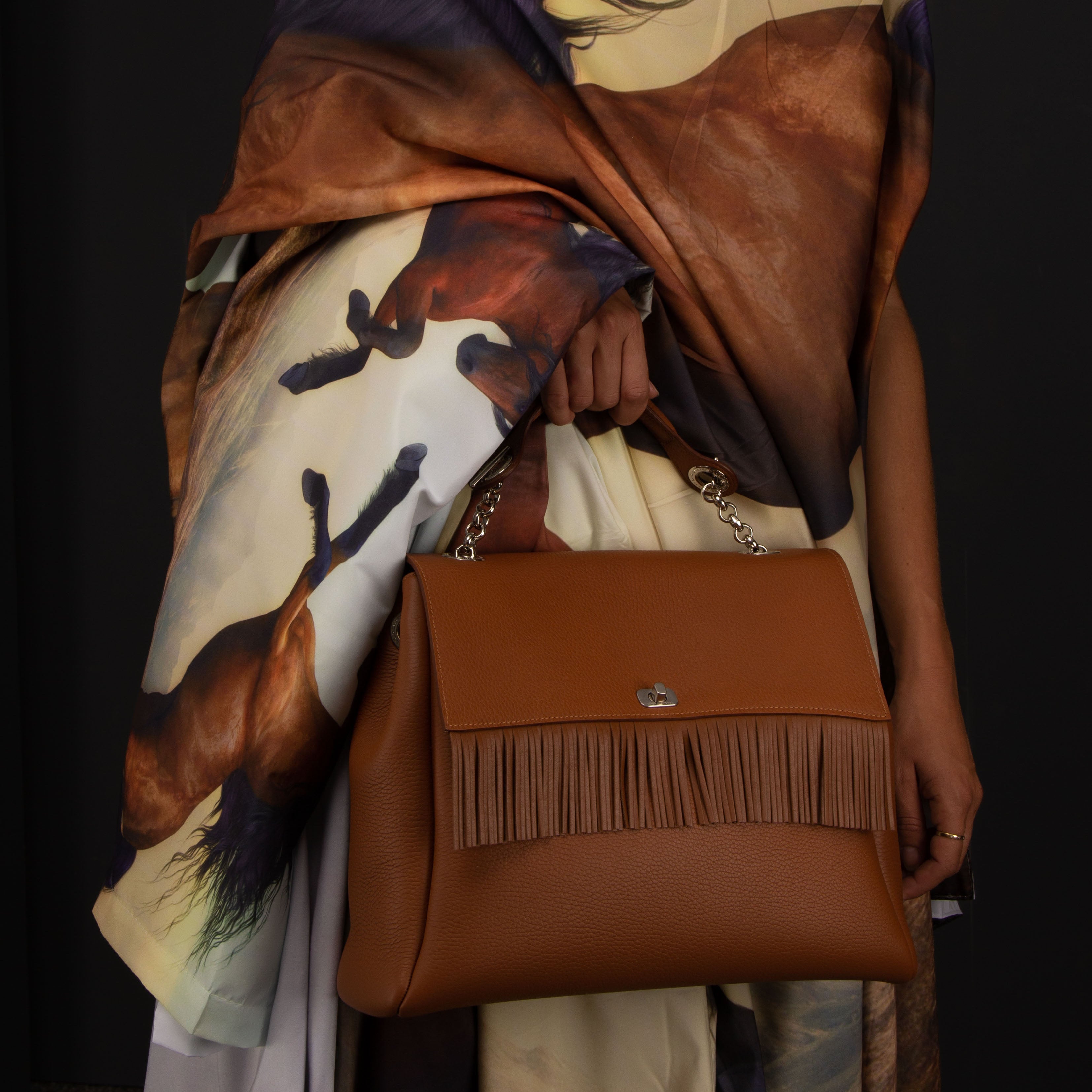 Small bag - Removable flap and shoulder handle