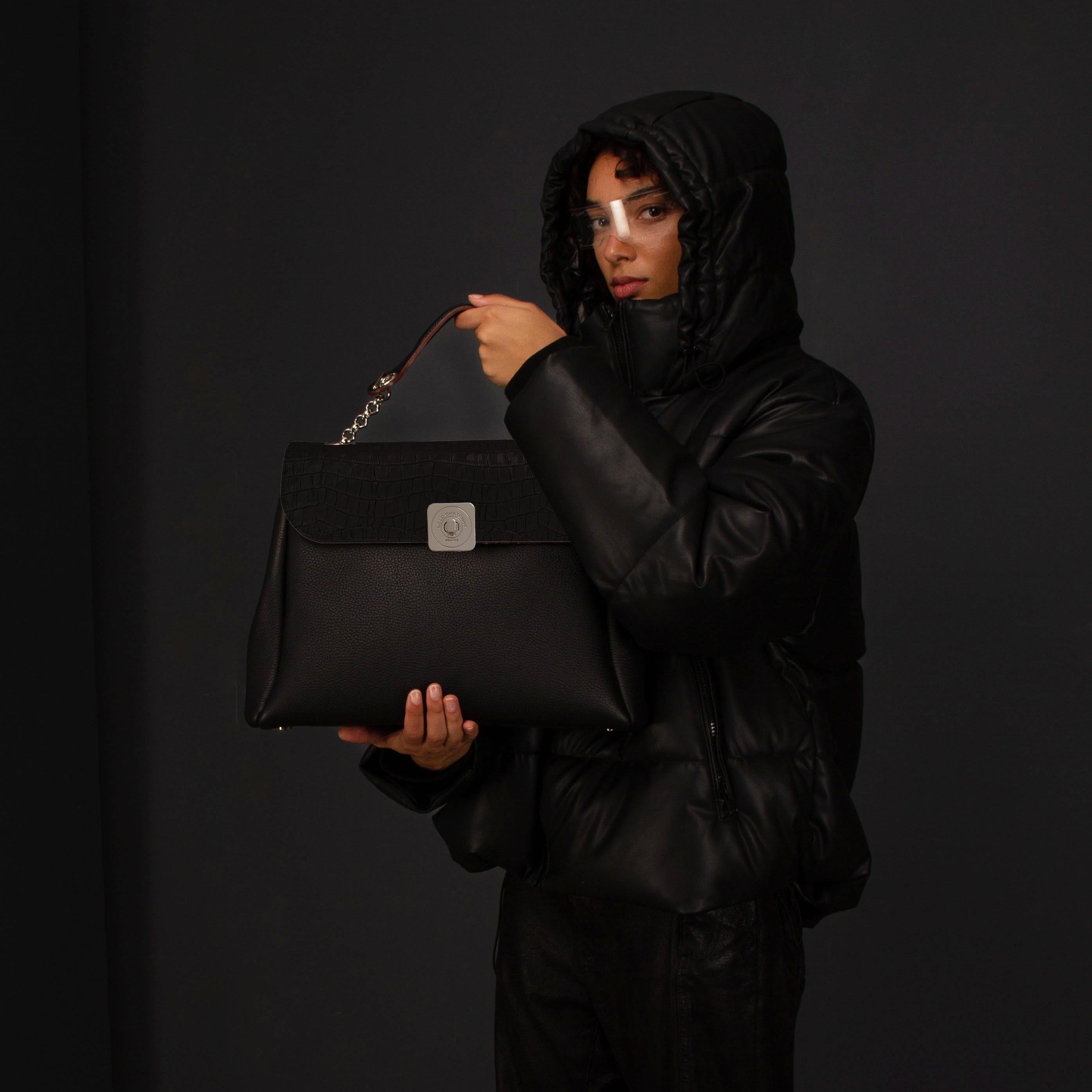 Small bag - Removable flap and shoulder handle