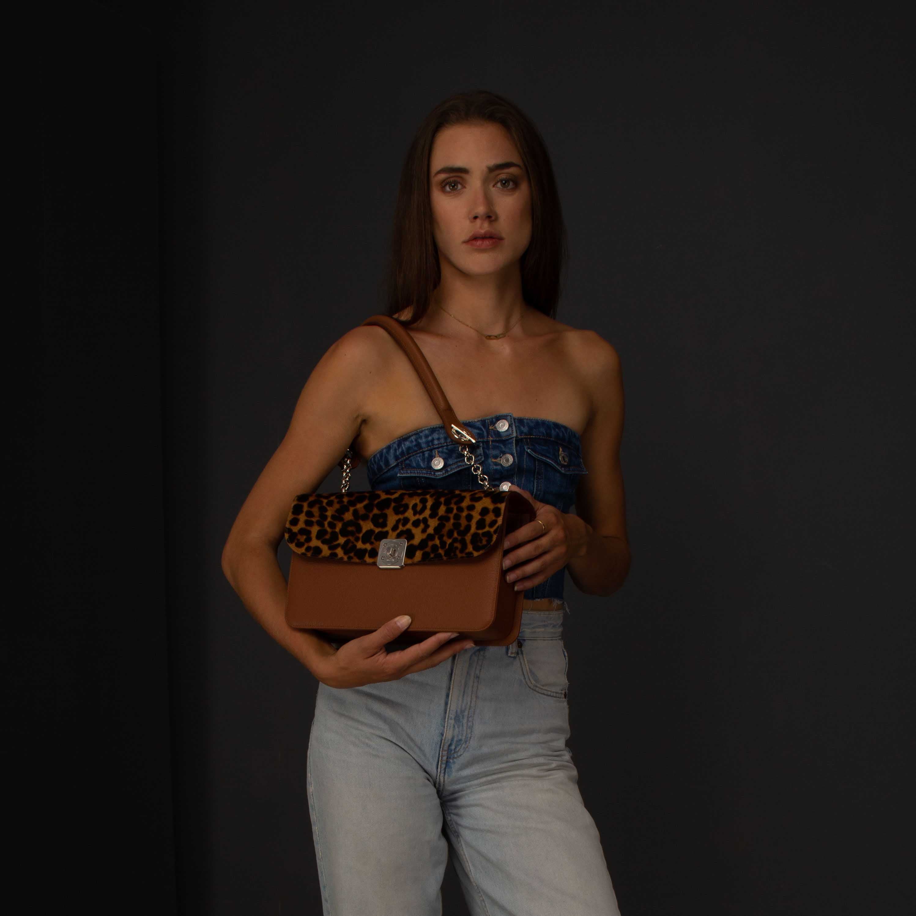 Middle Bag - Desiree Flap and Shoulder Handle
