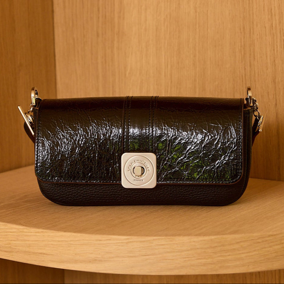 sac-auguste-cuir-luxe-noir-et-vernis-noir-baguette-soiree-bandouliere-002-lolo-chatenay