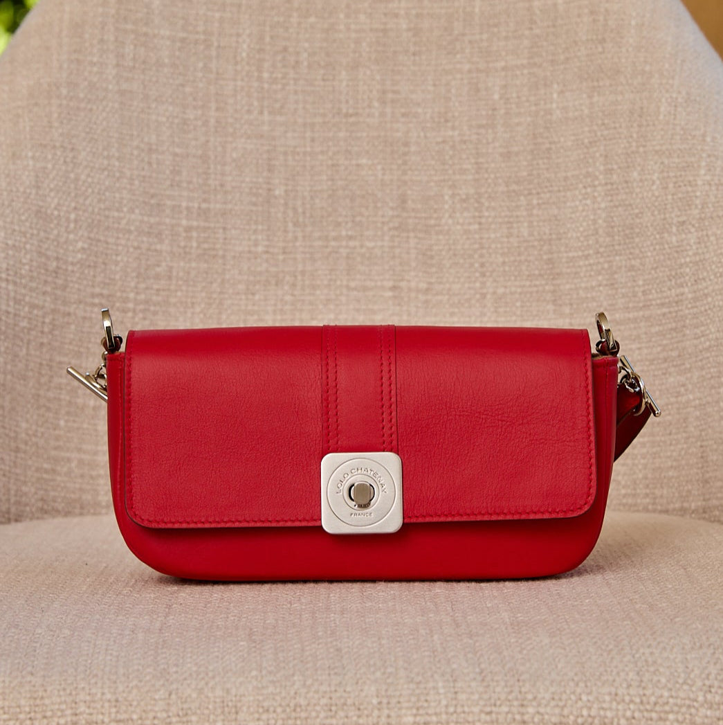sac-auguste-cuir-luxe-rouge-baguette-bandouliere-006-lolo-chatenay
