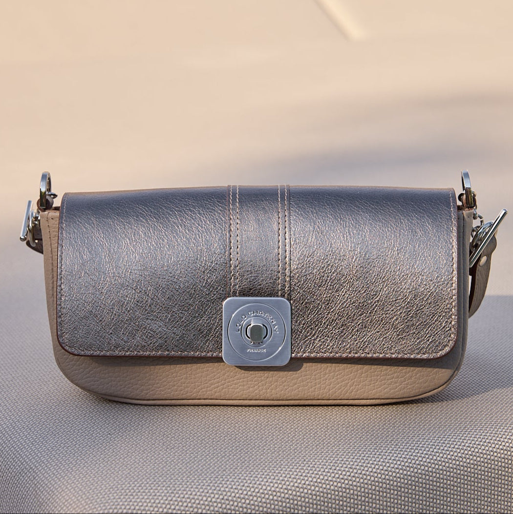 sac-auguste-cuir-luxe-taupe-et-metallise-mordore-baguette-soiree-bandouliere-004-lolo-chatenay