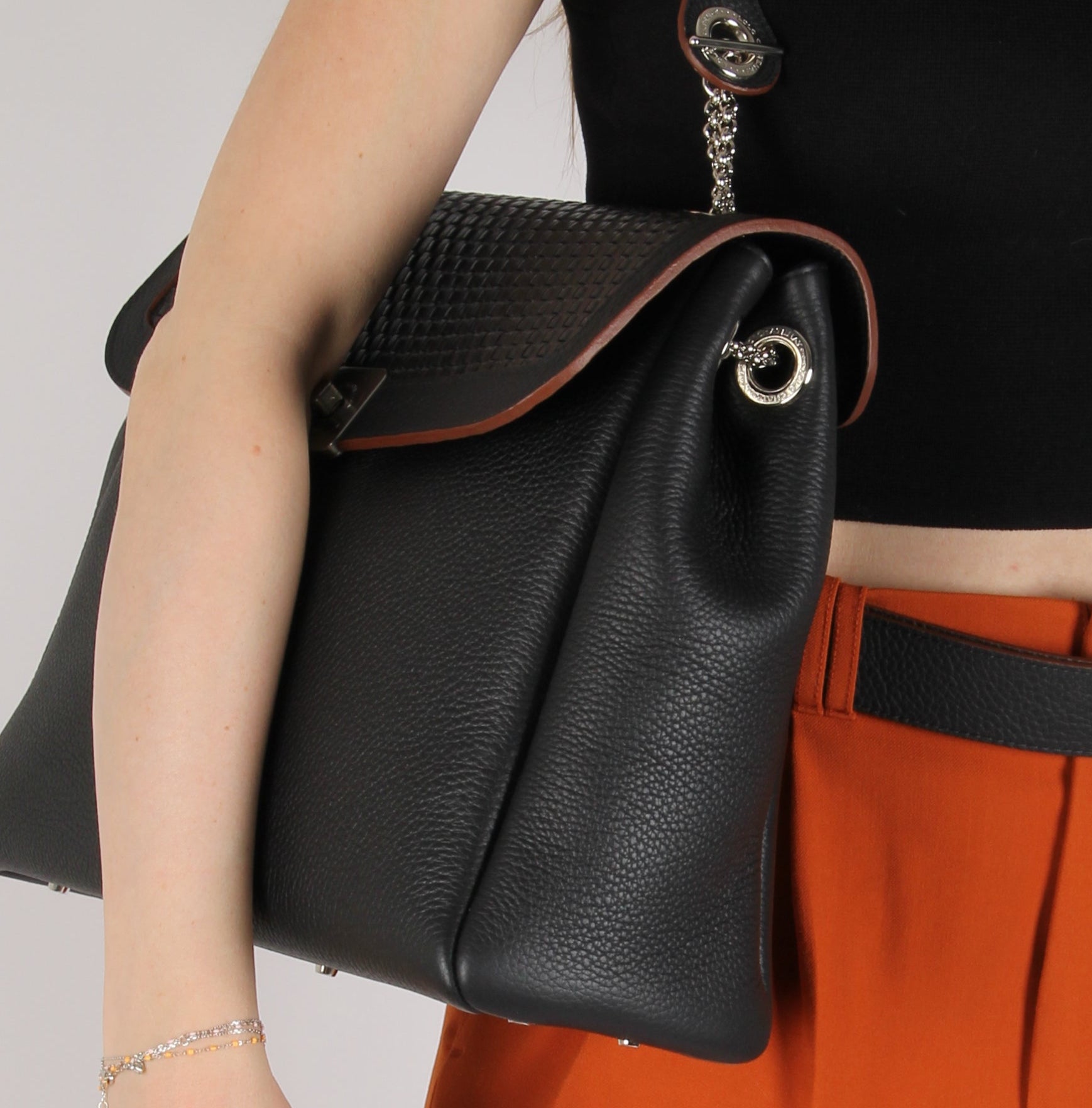 Small bag - Removable flap and shoulder handle