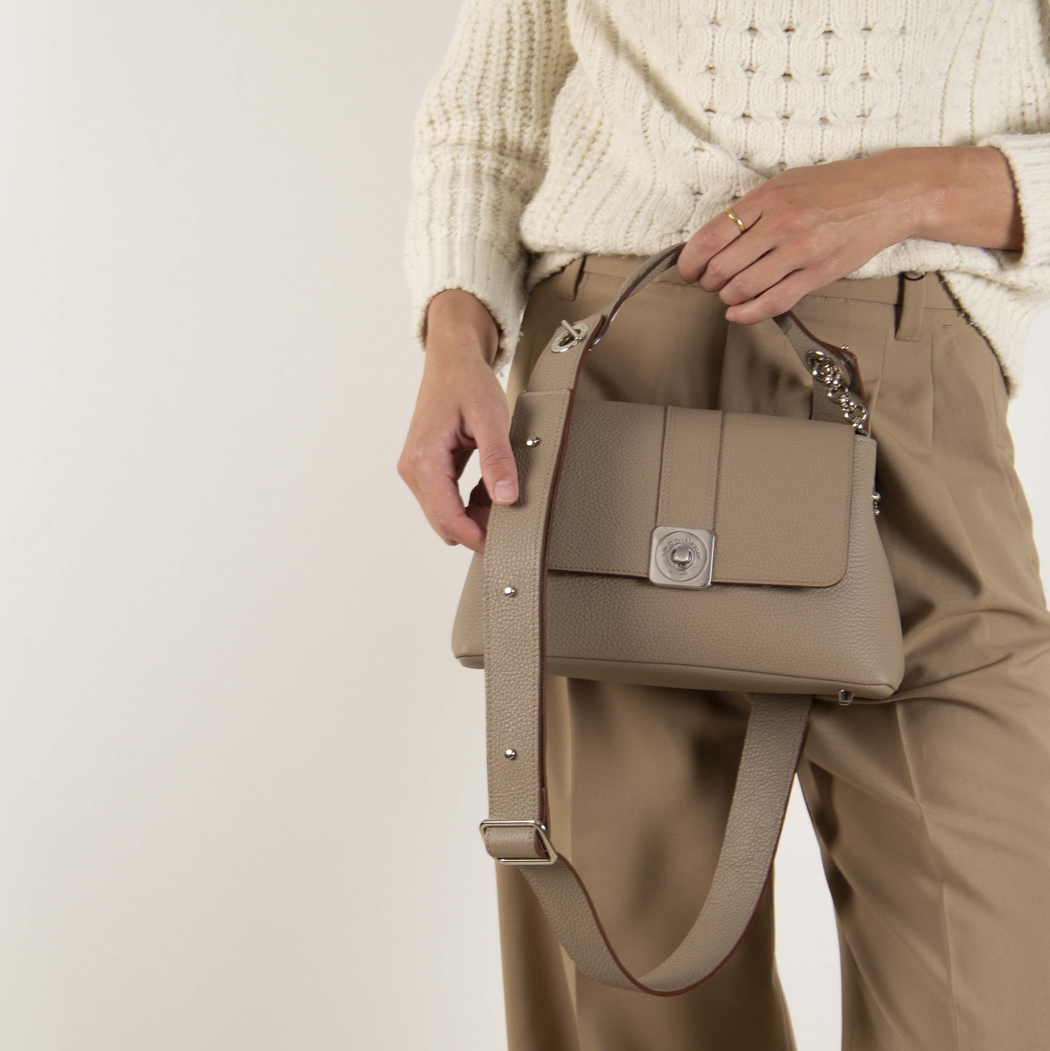 Medium Bag - Gus Flap, Hand Handle and Adjustable Shoulder Strap
