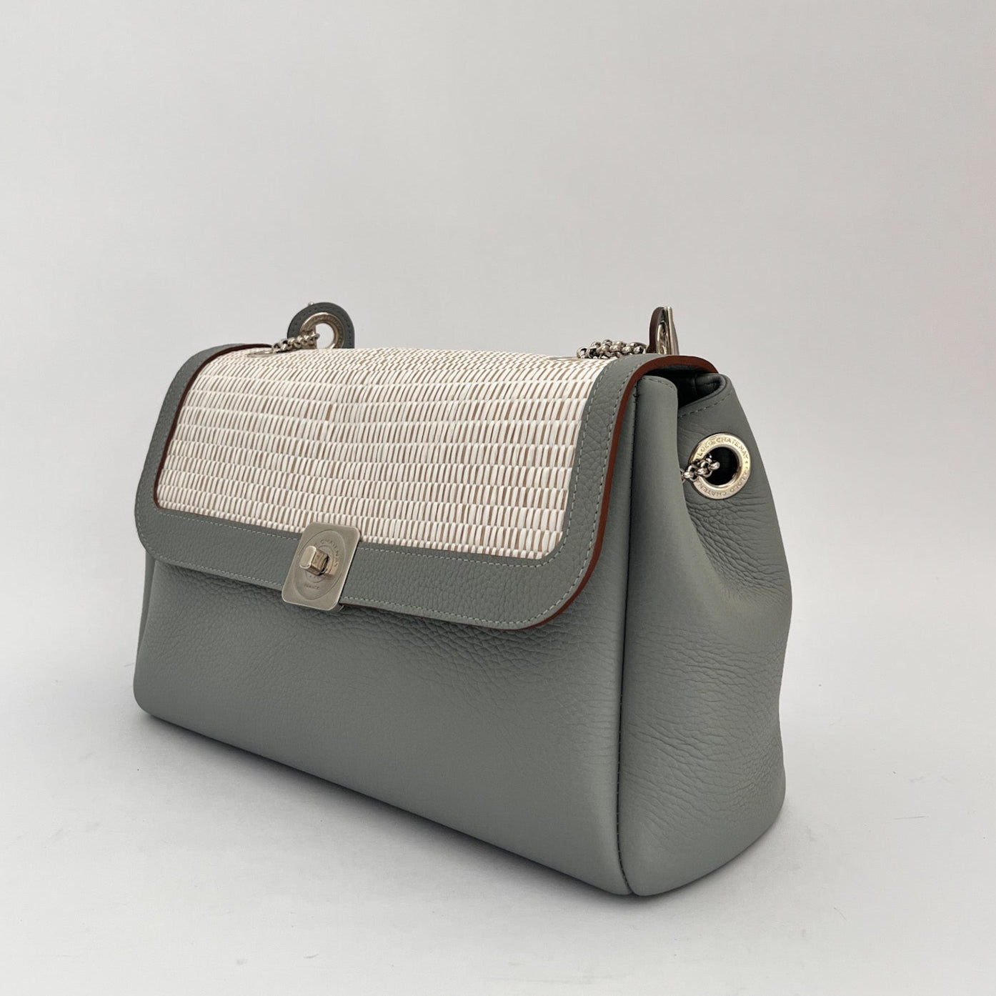 Small bag - Removable flap and shoulder handle