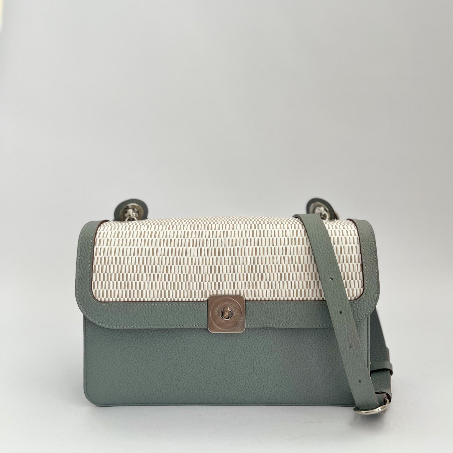 Small bag - Removable flap and shoulder handle