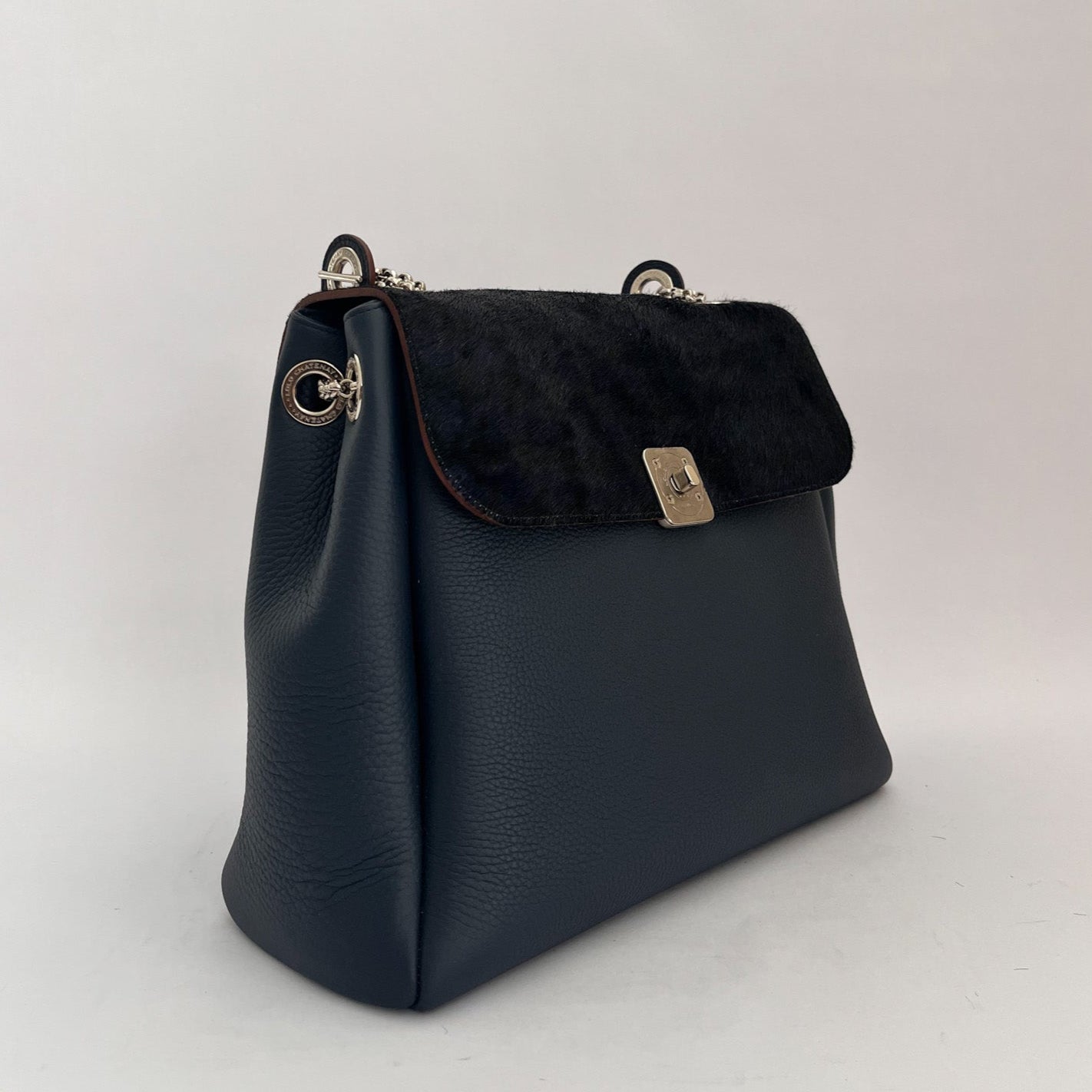 Small bag - Removable flap and shoulder handle