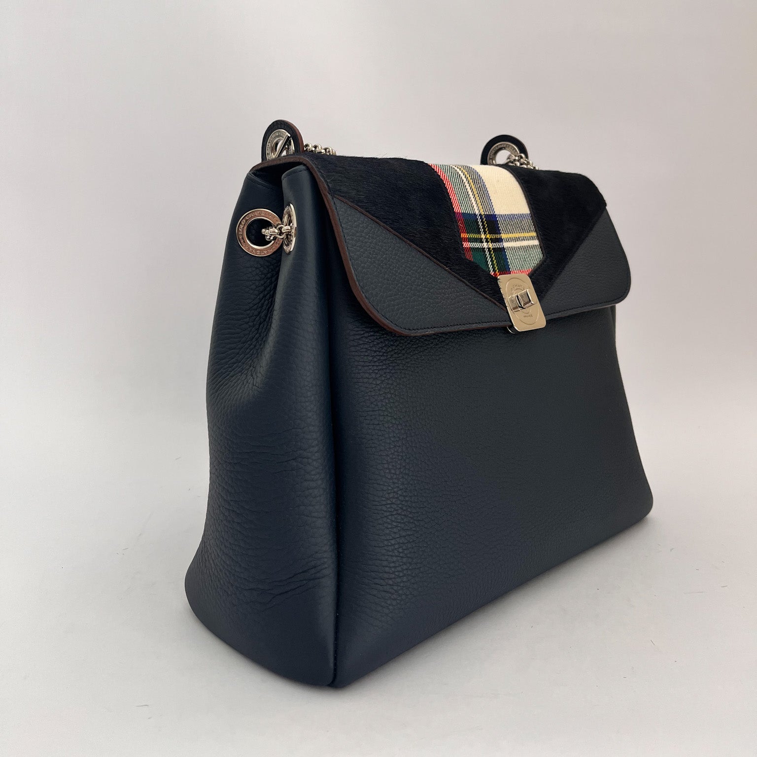 Small bag - Removable flap and shoulder handle