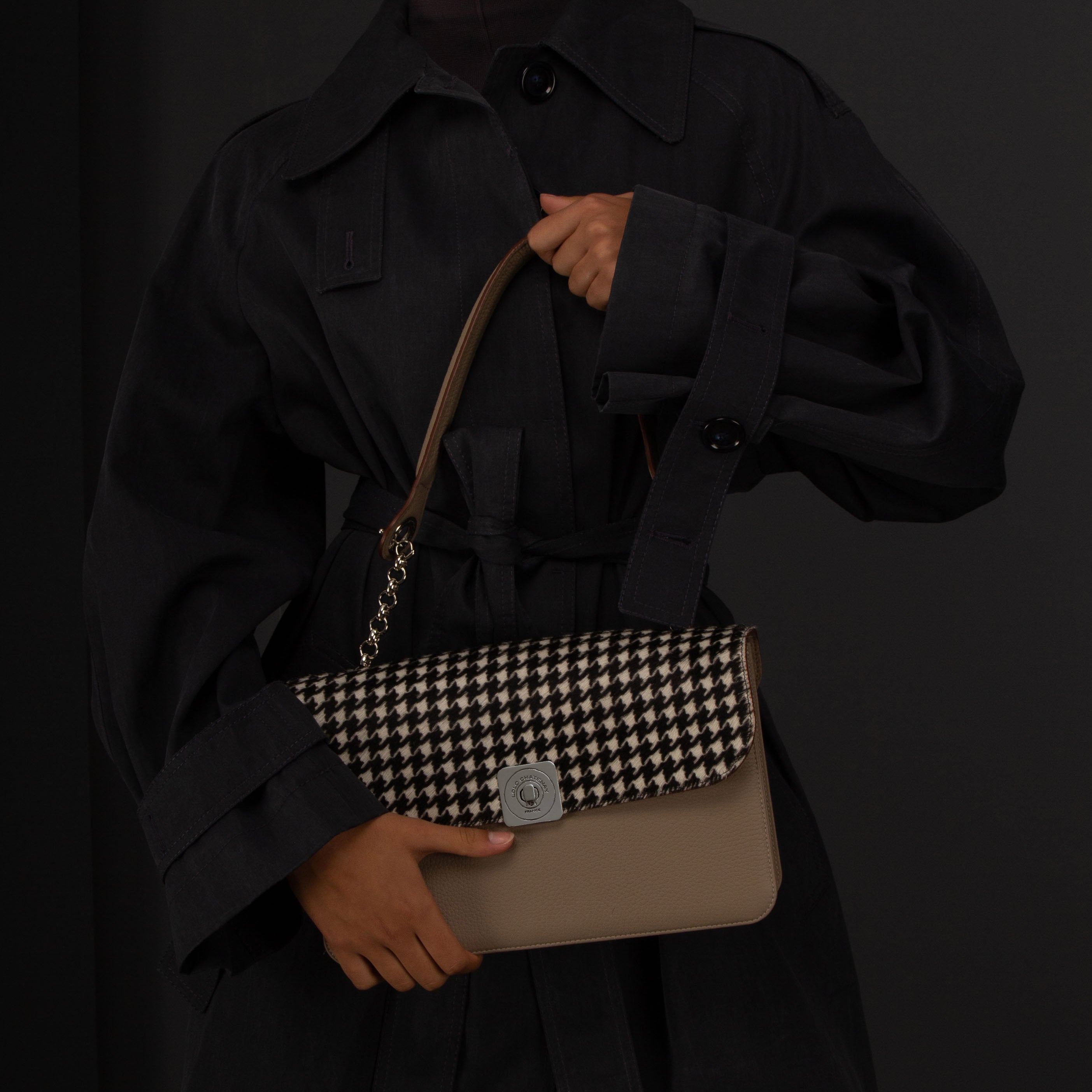Middle Bag - Desiree Flap and Shoulder Handle